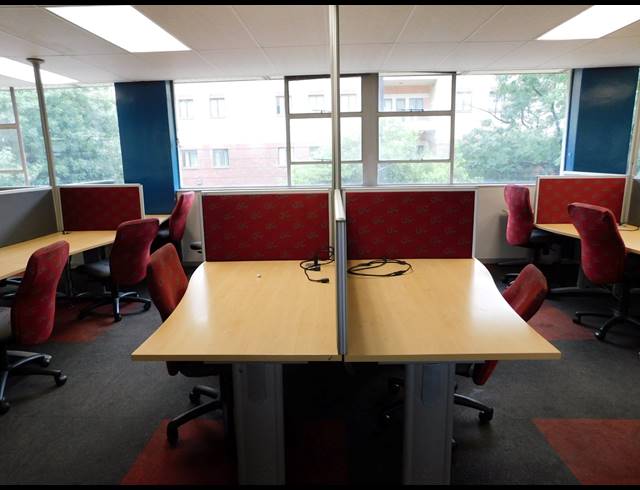 1,005M² OFFICE TO LET IN FERNDALE